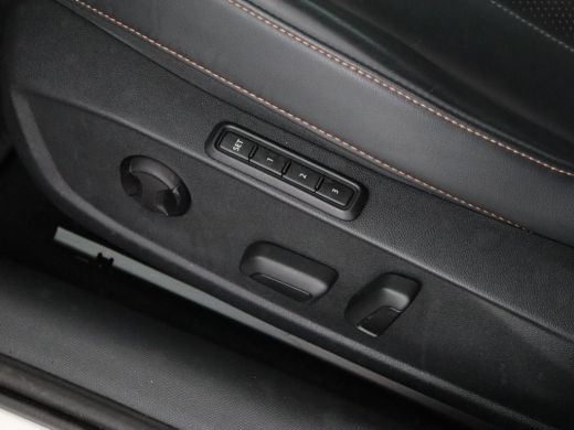 CUPRA Leon 1.4 eHybrid VZ | 245pk | Leder | Stoelverwarming | Memory | Carplay | Navigatie | Sfeerverlichtin... ActivLease financial lease