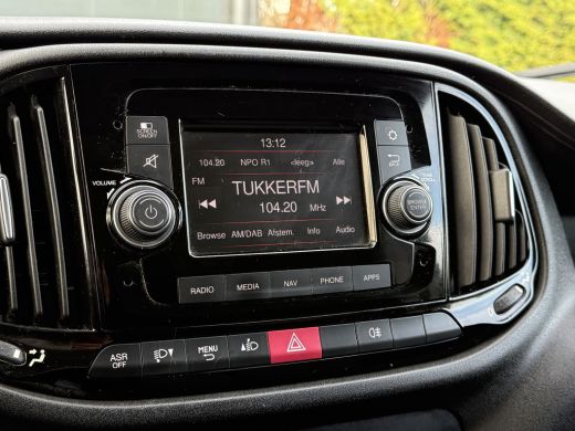 Fiat Doblò Cargo 1.6 MJ 105 PK / L1H1 / 1e EIG. / AIRCO / CRUISE / TREKHAAK / NAVI / 3-ZITS ActivLease financial lease