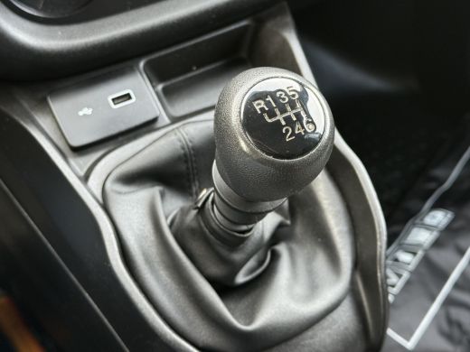 Fiat Doblò Cargo 1.6 MJ 105 PK / L1H1 / 1e EIG. / AIRCO / CRUISE / TREKHAAK / NAVI / 3-ZITS ActivLease financial lease