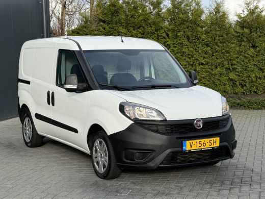 Fiat Doblò Cargo 1.6 MJ 105 PK / L1H1 / 1e EIG. / AIRCO / CRUISE / TREKHAAK / NAVI / 3-ZITS ActivLease financial lease