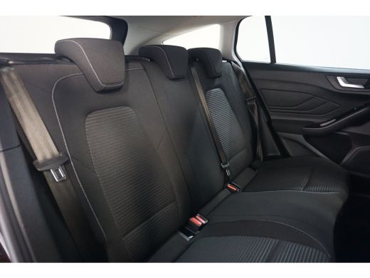 Ford Focus 1.0 EcoBoost Hybrid Titanium | Airco (automatisch) | Cruise control | DAB ontvanger ActivLease financial lease