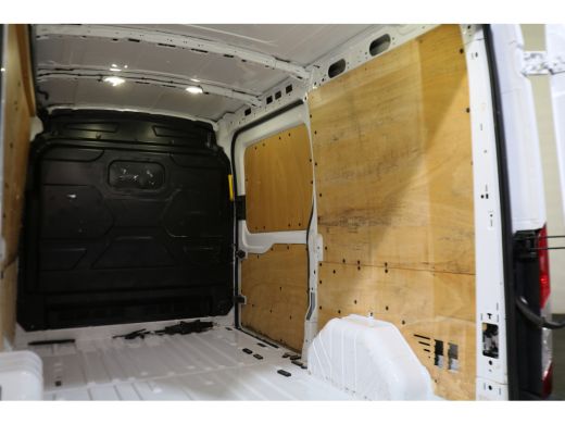 Ford Transit 2.0 TDCI L2 H2 Trend Airco Navigatie Imperiaal Trap Trekhaak ActivLease financial lease