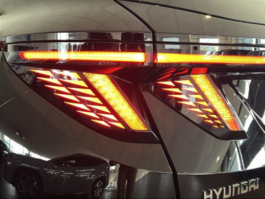 Hyundai Tucson 1.6 T-GDI 265pk PHEV Premium 4WD (299,- p/m Demo Deal!) | Leder | Carplay | Climate | Keyless | N... ActivLease financial lease