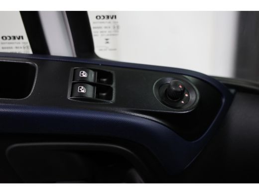 Iveco Daily 35S16V 2.3 L1H1 AUTOMAAT 160PK 3500KG TREKVERMOGEN ActivLease financial lease