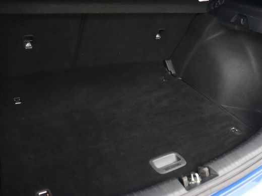 Kia Ceed 1.5 T-GDi MHEV GT-Line | 160pk | Camera | Carplay | Navigatie | Sportstuur | DAB | Parkeerhulp | ... ActivLease financial lease