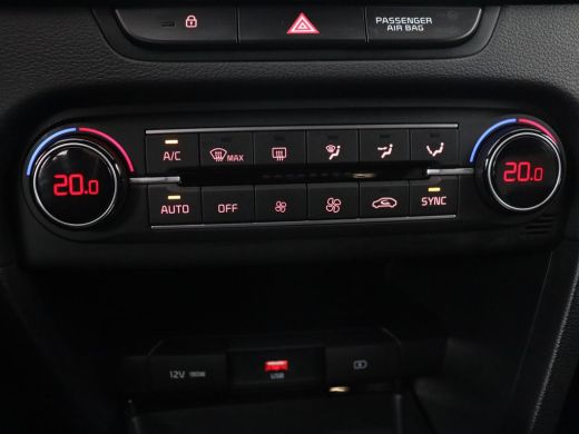 Kia Ceed 1.5 T-GDi MHEV GT-Line | 160pk | Camera | Carplay | Navigatie | Sportstuur | DAB | Parkeerhulp | ... ActivLease financial lease