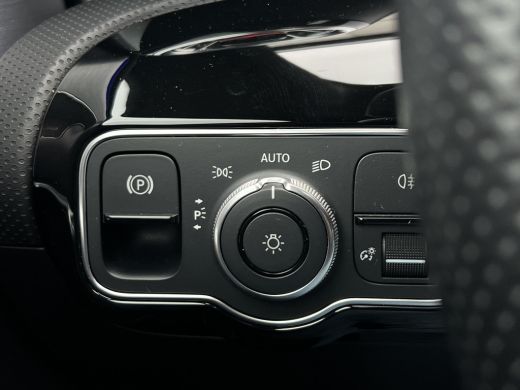 Mercedes-Benz CLA Shooting Brake 250 e AMG-Line Edition | LED Matrix | 19 inch | Camera | Night ActivLease financial lease