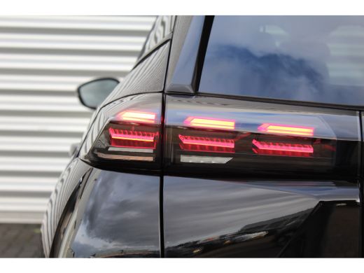 Peugeot 2008 1.2 HYBRID 136PK ALLURE AUTOMAAT / NAVI / LEDER / CLIMA / LED / PDC / 17" LMV / CRUISECONTROL / 1... ActivLease financial lease