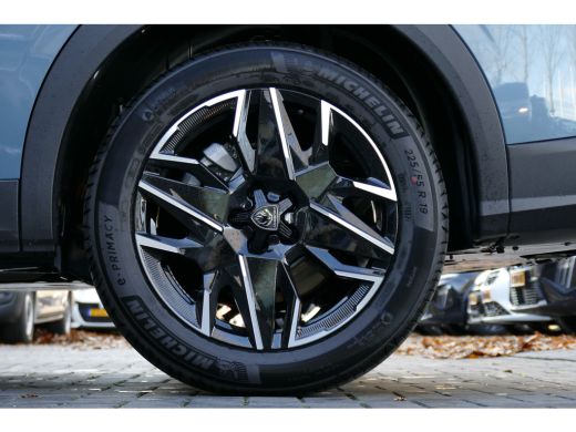 Peugeot 5008 1.2 HYBRID 145PK GT AUTOMAAT / NAVI /CLIMA / PDC / 19"LMV / CAMERA / ELEKTR. ACHTERKLEP / KEYLESS... ActivLease financial lease