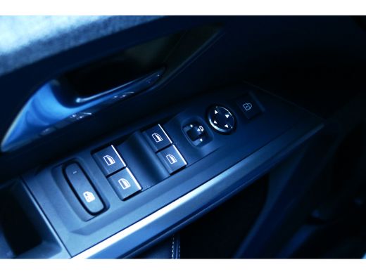 Peugeot 5008 1.2 HYBRID 145PK GT AUTOMAAT / NAVI /CLIMA / PDC / 19"LMV / CAMERA / ELEKTR. ACHTERKLEP / KEYLESS... ActivLease financial lease