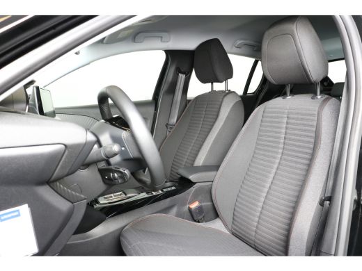 Peugeot e-208 EV Active 50 kWh | Navi | Cruise control | Apple Carplay | Airco | DAB | ActivLease financial lease