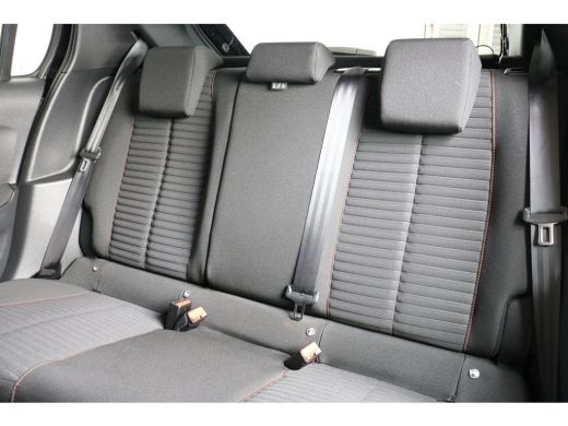 Peugeot e-208 EV Active 50 kWh | Navi | Cruise control | Apple Carplay | Airco | DAB | ActivLease financial lease