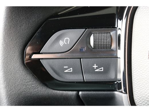 Peugeot e-208 EV Active 50 kWh | Navi | Cruise control | Apple Carplay | Airco | DAB | ActivLease financial lease