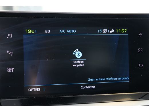 Peugeot e-208 EV Active 50 kWh | Navi | Cruise control | Apple Carplay | Airco | DAB | ActivLease financial lease