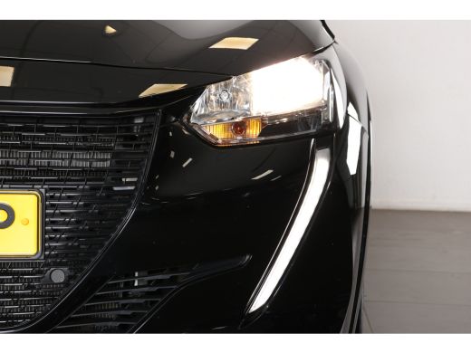 Peugeot e-208 EV Active 50 kWh | Navi | Cruise control | Apple Carplay | Airco | DAB | ActivLease financial lease