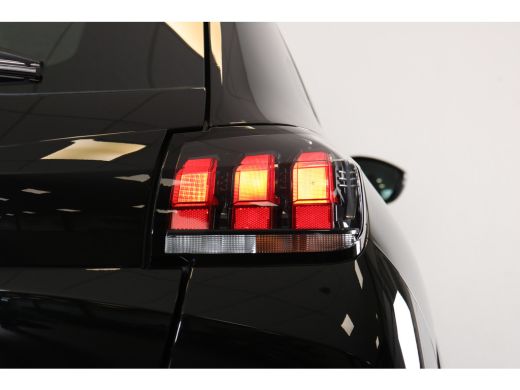 Peugeot e-208 EV Active 50 kWh | Navi | Cruise control | Apple Carplay | Airco | DAB | ActivLease financial lease