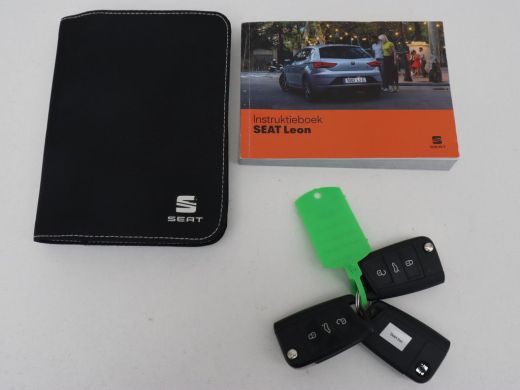 Seat Leon 1.5 TSI FR Ultimate Edition | Stoelverwarming | Carplay | Beats Pack | Adaptive cruise | Sfeerver... ActivLease financial lease