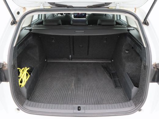 Skoda Enyaq iV 60 | Panoramadak | Adaptive Cruise | Stoelverwarming | Carplay | Camera | Navigatie | 21 inch | 9... ActivLease financial lease