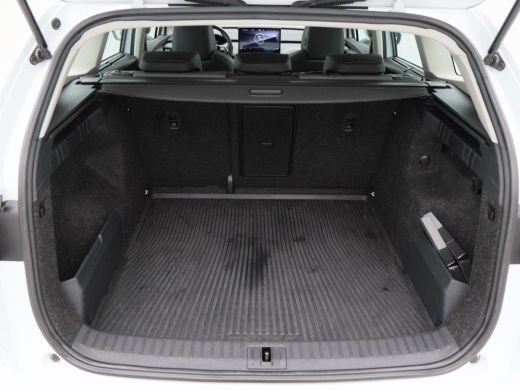 Skoda Enyaq iV 60 | Panoramadak | Adaptive Cruise | Stoelverwarming | Carplay | Camera | Navigatie | 21 inch | 9... ActivLease financial lease