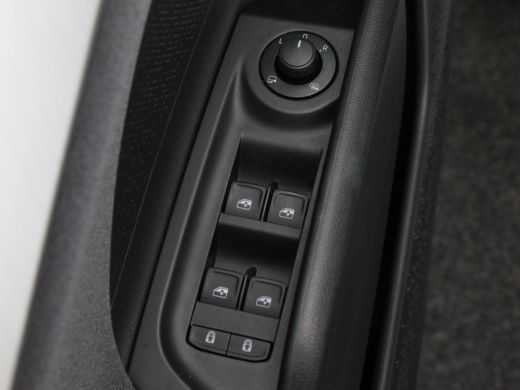 Skoda Enyaq iV 60 | Panoramadak | Adaptive Cruise | Stoelverwarming | Carplay | Camera | Navigatie | 21 inch | 9... ActivLease financial lease