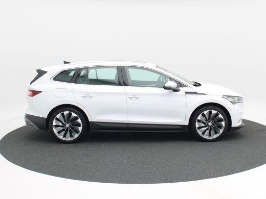 Skoda Enyaq iV 60 | Panoramadak | Adaptive Cruise | Stoelverwarming | Carplay | Camera | Navigatie | 21 inch | 9... ActivLease financial lease