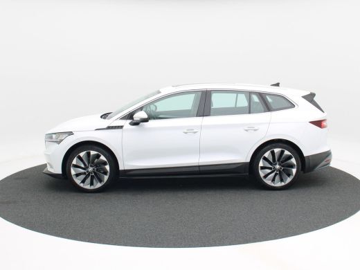Skoda Enyaq iV 60 | Panoramadak | Adaptive Cruise | Stoelverwarming | Carplay | Camera | Navigatie | 21 inch | 9... ActivLease financial lease