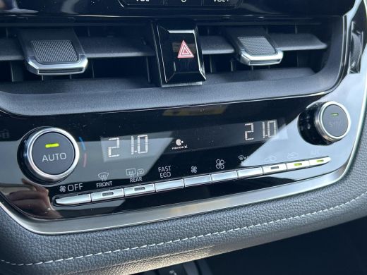 Toyota Corolla Hybrid 140 GR Sport **NAVIGAIE/ PANORAMA DAK/ HEAD UP DISPLAY/ DODEHOEK DETECTIE** ActivLease financial lease