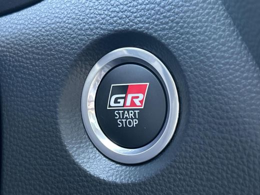 Toyota Corolla Hybrid 140 GR Sport **NAVIGAIE/ PANORAMA DAK/ HEAD UP DISPLAY/ DODEHOEK DETECTIE** ActivLease financial lease