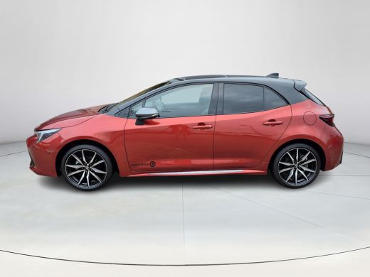 Toyota Corolla Hybrid 140 GR Sport **NAVIGAIE/ PANORAMA DAK/ HEAD UP DISPLAY/ DODEHOEK DETECTIE** ActivLease financial lease