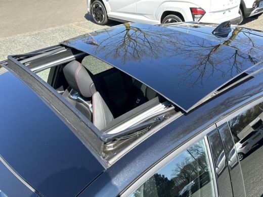 Toyota Corolla Hybrid 140 GR Sport **NAVIGAIE/ PANORAMA DAK/ HEAD UP DISPLAY/ DODEHOEK DETECTIE** ActivLease financial lease