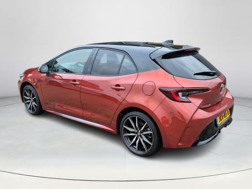 Toyota Corolla Hybrid 140 GR Sport **NAVIGAIE/ PANORAMA DAK/ HEAD UP DISPLAY/ DODEHOEK DETECTIE** ActivLease financial lease