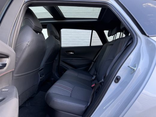 Toyota Corolla Touring Sports 2.0 Hybrid Business GR-Sport | Pano | Trekhaak | JBL | ACC | Keyless | LED | 18 inch ActivLease financial lease