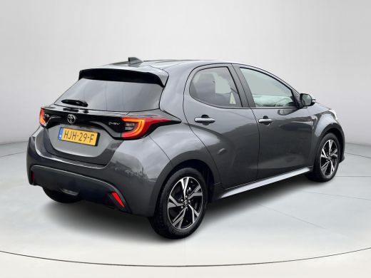 Toyota Yaris 1.5 Hybrid 115 Dynamic **DODE HOEK DETECTIE/ PARKEERSENSOREN/ STOELVERWARMING/ COMFORT PACK** ActivLease financial lease