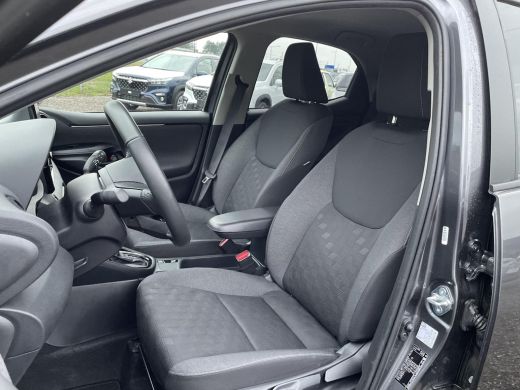 Toyota Yaris 1.5 Hybrid 115 Dynamic **DODE HOEK DETECTIE/ PARKEERSENSOREN/ STOELVERWARMING/ COMFORT PACK** ActivLease financial lease