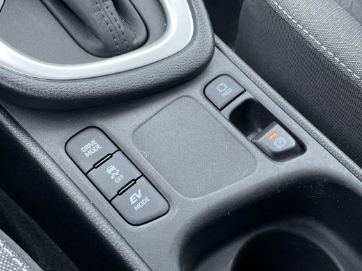 Toyota Yaris 1.5 Hybrid Dynamic **APPLE CARPLAY/ NAVIGATIE/ 36 MAANDEN GARANTIE** ActivLease financial lease