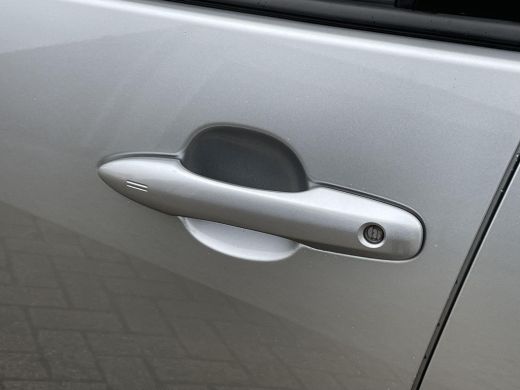 Toyota Yaris 1.5 Hybrid Dynamic **APPLE CARPLAY/ NAVIGATIE/ 36 MAANDEN GARANTIE** ActivLease financial lease