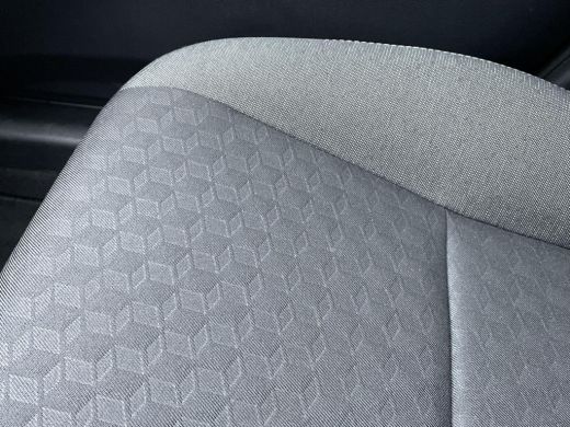 Toyota Yaris 1.5 Hybrid Dynamic **APPLE CARPLAY/ NAVIGATIE/ 36 MAANDEN GARANTIE** ActivLease financial lease