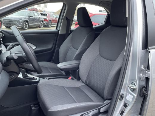 Toyota Yaris 1.5 Hybrid Dynamic **APPLE CARPLAY/ NAVIGATIE/ 36 MAANDEN GARANTIE** ActivLease financial lease