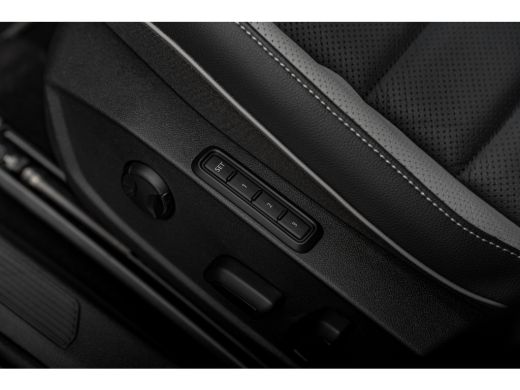 Volkswagen Golf 1.5 eHybrid 272PK GTE | Full Option | HUD | Panorama | Leder | Trekhaak | ActivLease financial lease