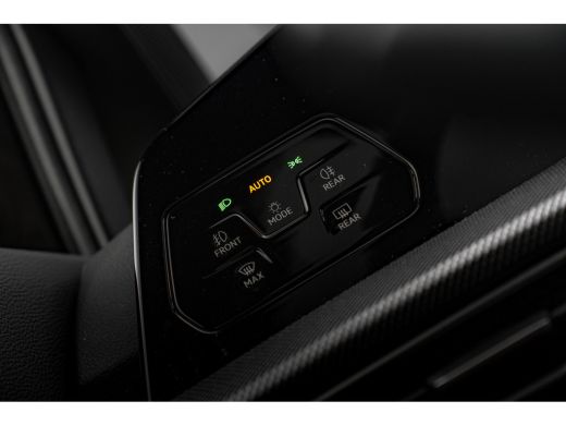 Volkswagen Golf 1.5 eHybrid 272PK GTE | Full Option | HUD | Panorama | Leder | Trekhaak | ActivLease financial lease