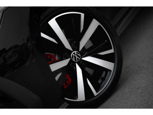 Volkswagen Golf 1.5 eHybrid 272PK GTE | Full Option | HUD | Panorama | Leder | Trekhaak | ActivLease financial lease