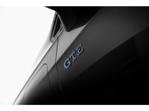 Volkswagen Golf 1.5 eHybrid 272PK GTE | Full Option | HUD | Panorama | Leder | Trekhaak | ActivLease financial lease