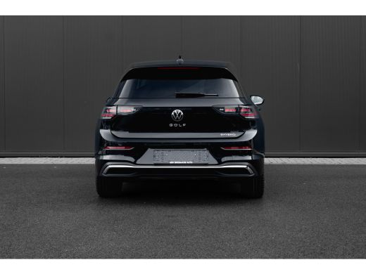 Volkswagen Golf 1.5 eHybrid 204pk Style Edition Trekhaak | Camera | Head-Up | Elektrische stoelen | ActivLease financial lease