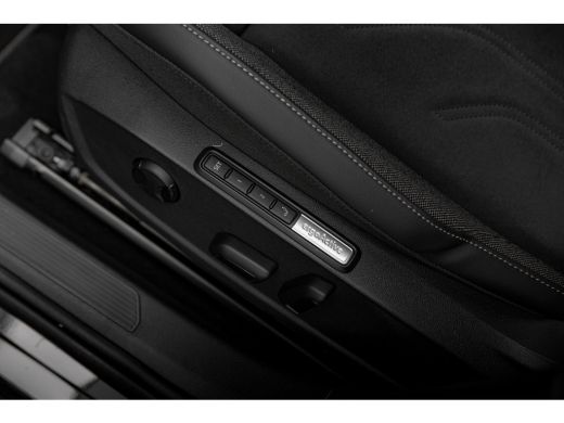 Volkswagen Golf 1.5 eHybrid 204pk Style Edition Trekhaak | Camera | Head-Up | Elektrische stoelen | ActivLease financial lease