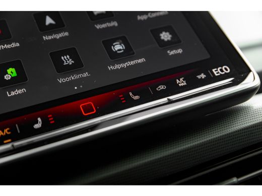 Volkswagen Golf 1.5 eHybrid 204pk Style Edition Trekhaak | Camera | Head-Up | Elektrische stoelen | ActivLease financial lease