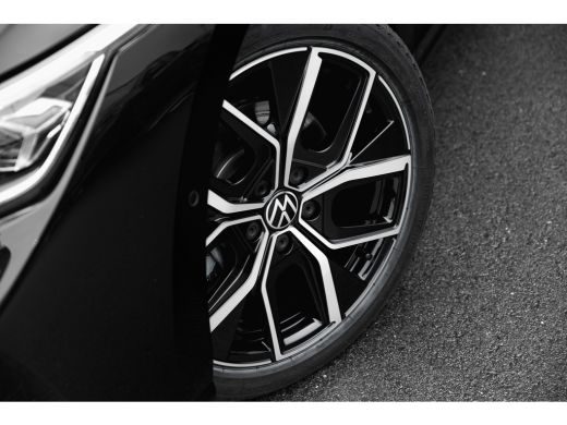 Volkswagen Golf 1.5 eHybrid 204pk Style Edition Trekhaak | Camera | Head-Up | Elektrische stoelen | ActivLease financial lease