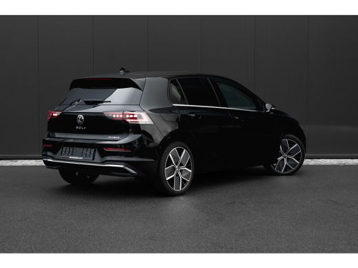 Volkswagen Golf 1.5 eHybrid 204pk Style Edition Trekhaak | Head-Up | Elektrische stoelen | Camera | ActivLease financial lease
