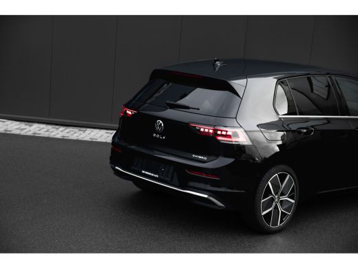 Volkswagen Golf 1.5 eHybrid 204pk Style Edition Trekhaak | Head-Up | Elektrische stoelen | Camera | ActivLease financial lease