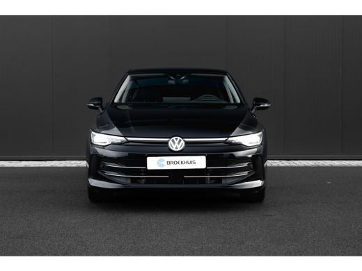 Volkswagen Golf 1.5 eHybrid 204pk Style Edition Trekhaak | Head-Up | Elektrische stoelen | Camera | ActivLease financial lease