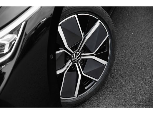 Volkswagen Golf 1.5 eHybrid 204pk Style Edition Trekhaak | Head-Up | Elektrische stoelen | Camera | ActivLease financial lease